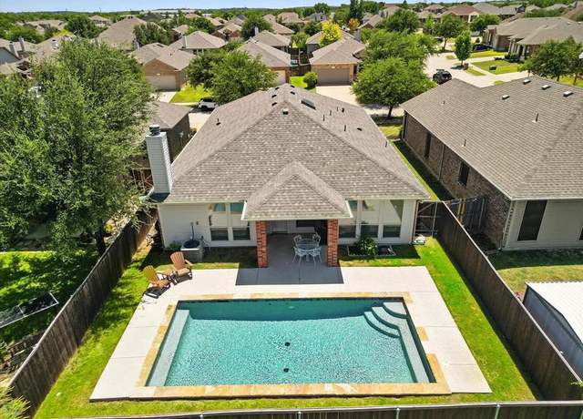 Property at 3308 Stonecrop Trl, Denton, TX 76226, 3 beds, 2 baths