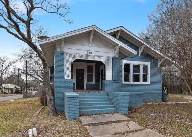 Property at 738 SW 1st St, Paris, TX 75460, 7 beds, 6 baths