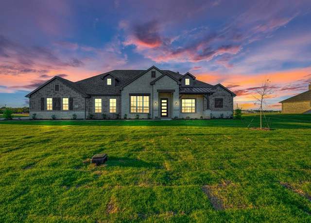 Property at 4011 Old Springtown Rd, Weatherford, TX 76085, 4 beds, 3 baths