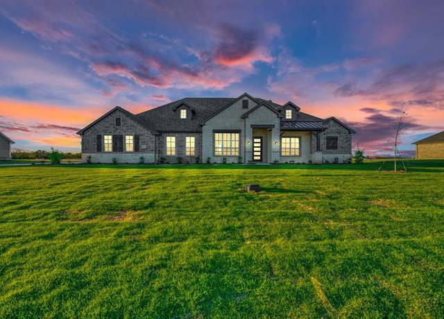 Property at 4011 Old Springtown Rd, Weatherford, TX 76085, 4 beds, 3 baths