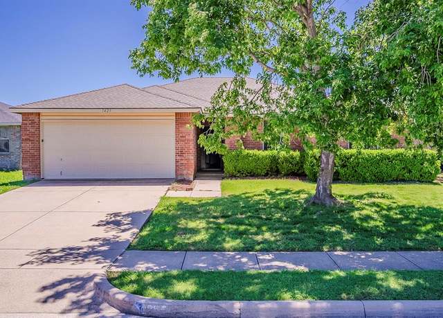 Property at 1423 Queen Annes Dr, Burleson, TX 76028, 3 beds, 2 baths
