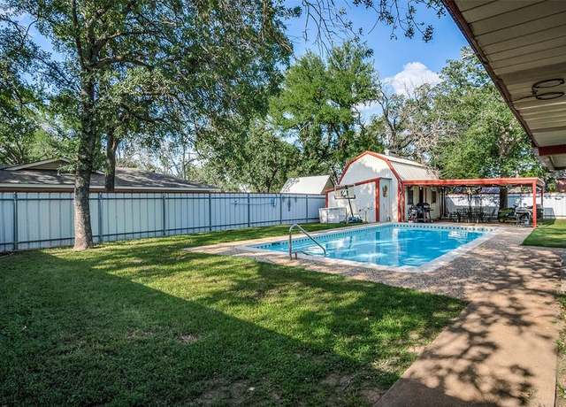 Property at 1102 Cactus St, Mineral Wells, TX 76067, 4 beds, 2.5 baths