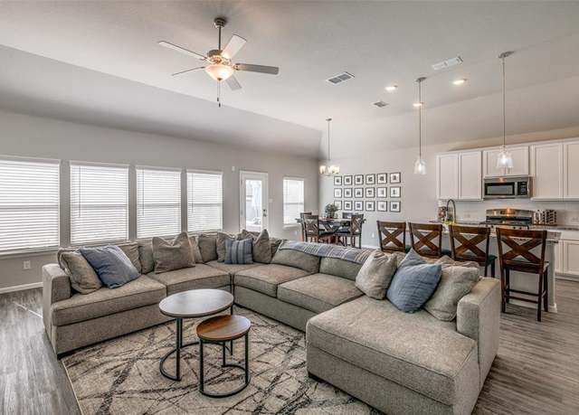 Property at 7122 Pampas Pl, Venus, TX 76084, 4 beds, 2.5 baths