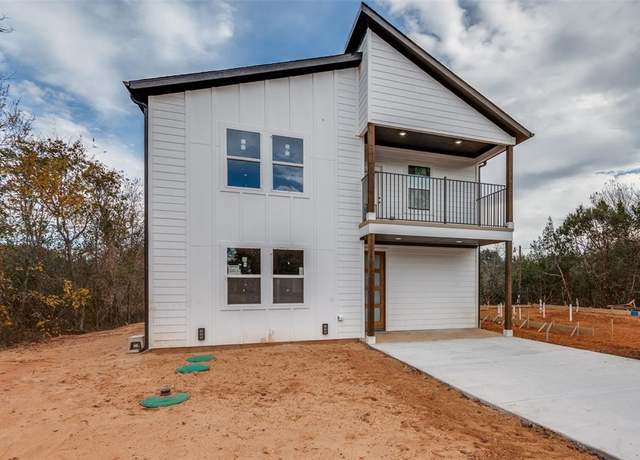 Property at 5610 Black Pine Cir, Granbury, TX 76048, 3 beds, 2.5 baths