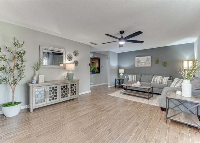 Property at 514 Shorehaven Dr, Garland, TX 75040, 3 beds, 2 baths