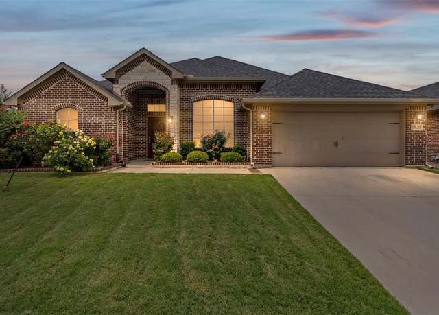 Property at 1820 Bellatrix Dr, Haslet, TX 76052, 4 beds, 3 baths