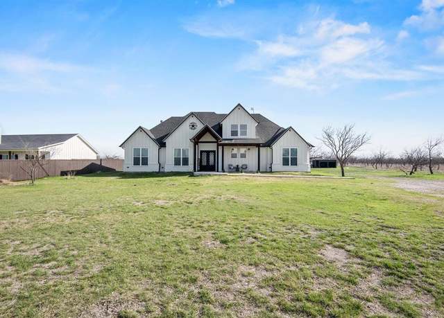 Property at 601 Gin Rd, Ennis, TX 75119, 4 beds, 3 baths
