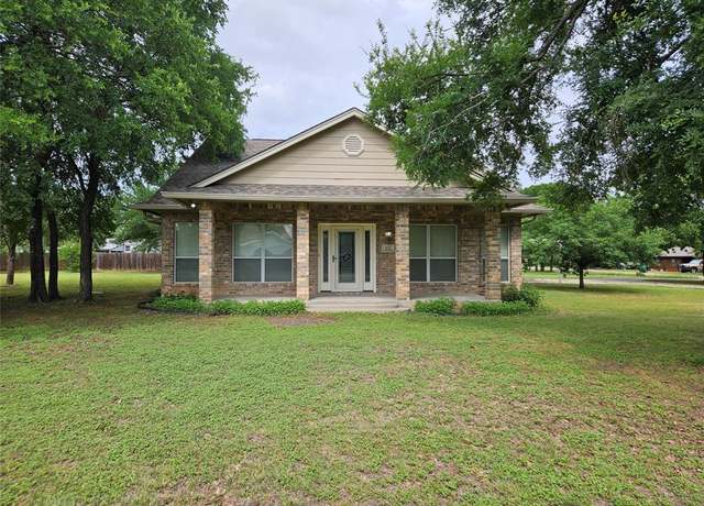 Property at 122 S Greenbriar Rd, Whitney, TX 76692, 2 beds, 2 baths