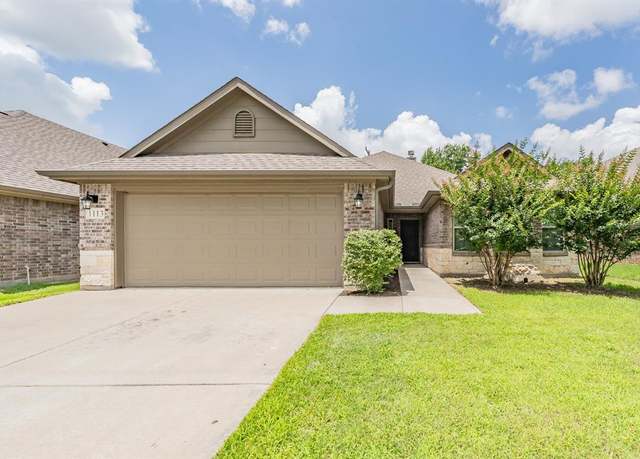 Property at 1113 Vintage Ave, Gainesville, TX 76240, 3 beds, 2 baths
