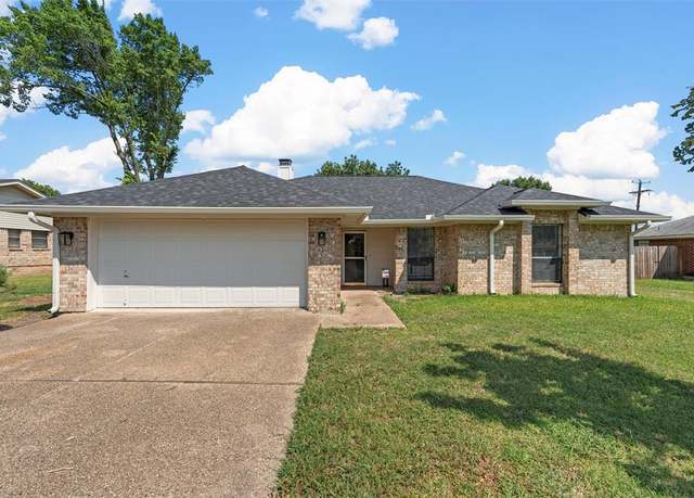 Property at 810 Rolling Hills Dr, Hewitt, TX 76643, 3 beds, 2 baths
