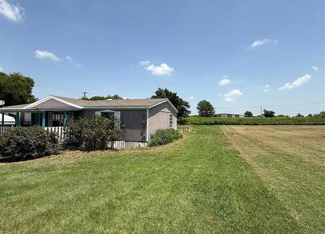 Property at 101 Christi Dr, Southmayd, TX 76268, 3 beds, 2 baths