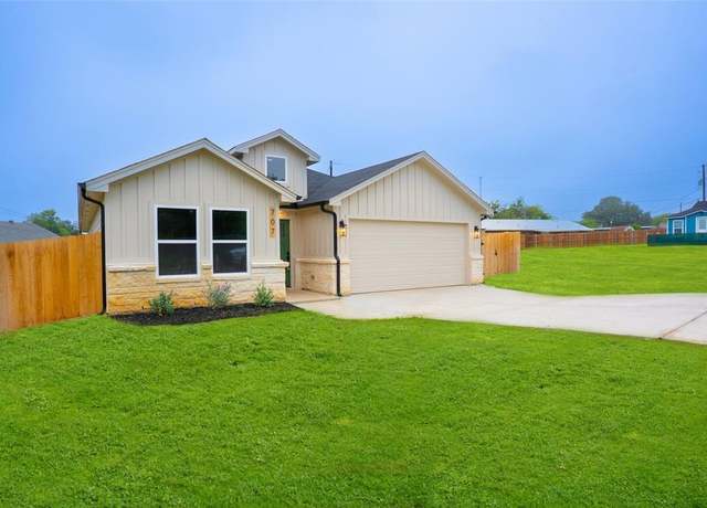 Property at 707 Keith St, Granbury, TX 76048, 3 beds, 2 baths