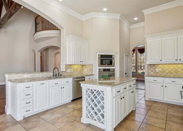 Property at 5 Clements Ct, Heath, TX 75032, 4 beds, 3 baths