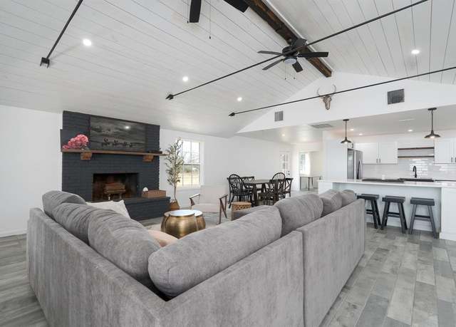 Property at 909 Crockett St, Santa Anna, TX 76878, 2 beds, 2 baths