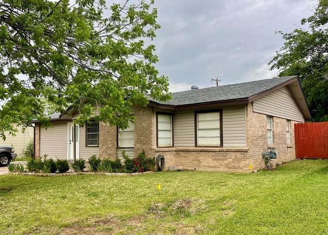 Property at 2903 Hardy Pl, Arlington, TX 76010, 3 beds, 3 baths