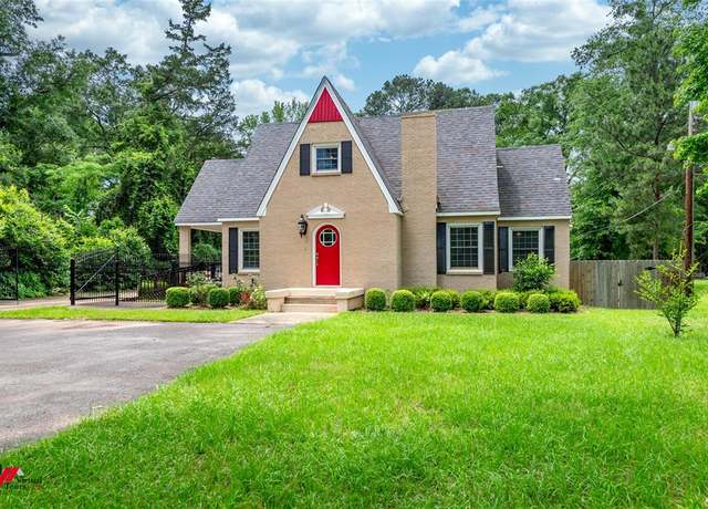 Property at 3421 N Market St, Shreveport, LA 71107, 3 beds, 2 baths