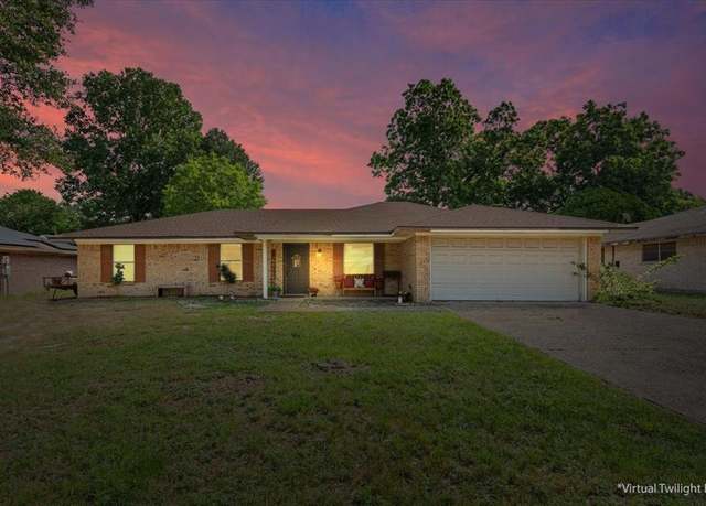 Property at 1004 Fairway Ln, Mexia, TX 76667, 3 beds, 2 baths