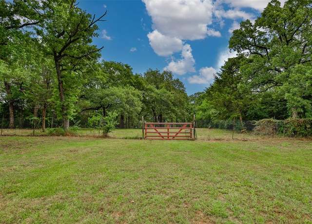 Property at 7300 W Line Rd, Collinsville, TX 76233, 3 beds, 2 baths