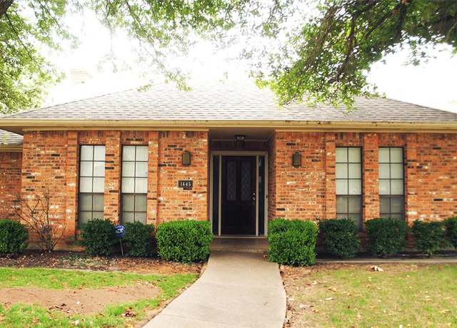Property at 1445 Thunderbrook Dr, Desoto, TX 75115, 4 beds, 3 baths