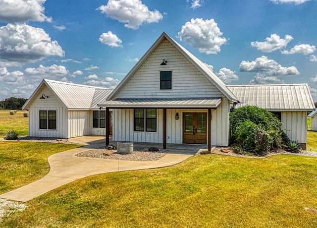 Property at 1950 Fm 205, Stephenville, TX 76401, 3 beds, 2.5 baths