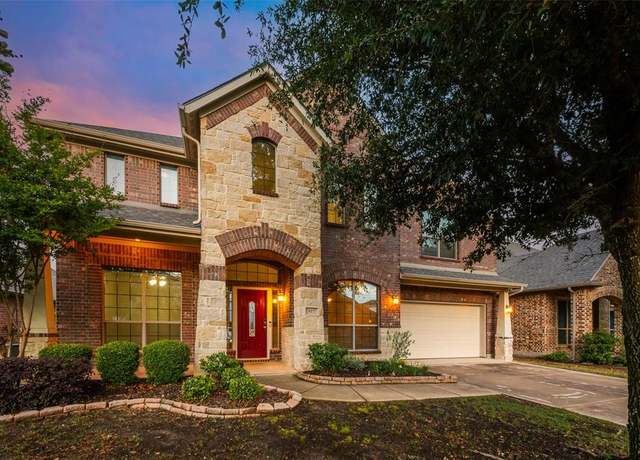 Property at 917 Tara Dr, Burleson, TX 76028, 4 beds, 2.5 baths