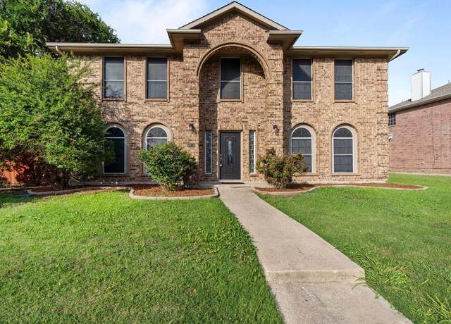 Property at 6814 Silver Lake Dr, Rowlett, TX 75089, 4 beds, 2.5 baths