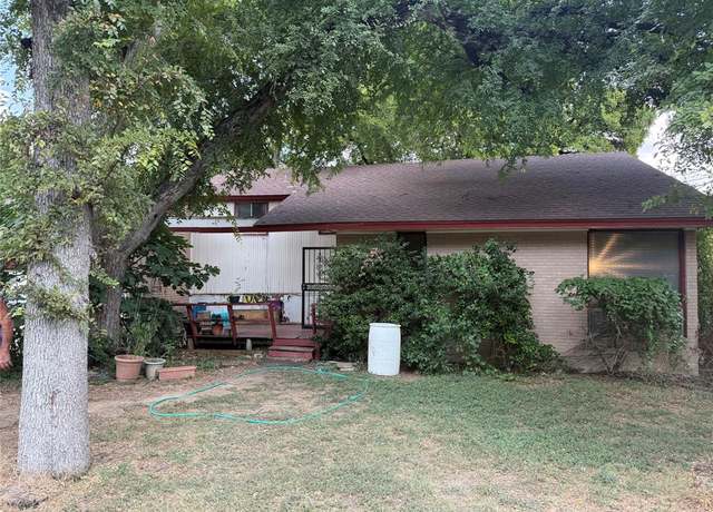Property at 2460 Wildoak Dr, Dallas, TX 75228, 3 beds, 2.5 baths