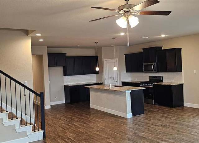 Property at 709 Red Cedar Ln, Glenn Heights, TX 75154, 5 beds, 3 baths