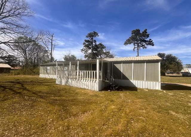 Property at 1202 S Merrill St, New Boston, TX 75570, 3 beds, 2 baths