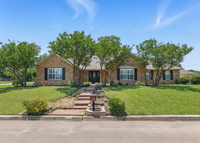 Property at 201 Wilson St, Whitesboro, TX 76273, 4 beds, 2 baths