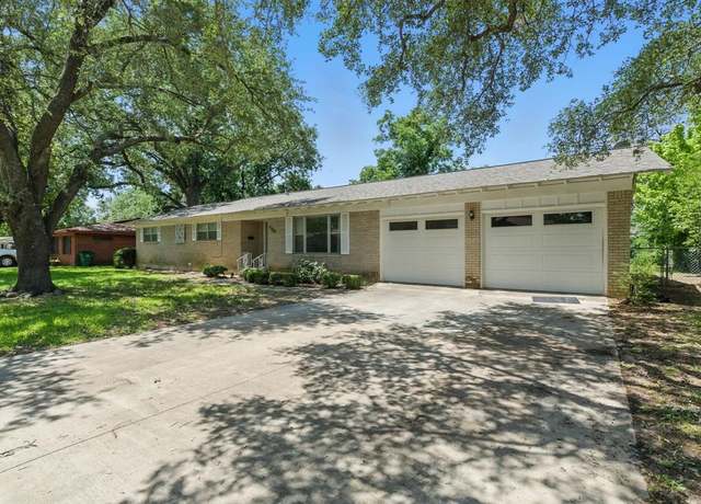 Property at 1270 N Wildwood Dr, Stephenville, TX 76401, 3 beds, 2 baths
