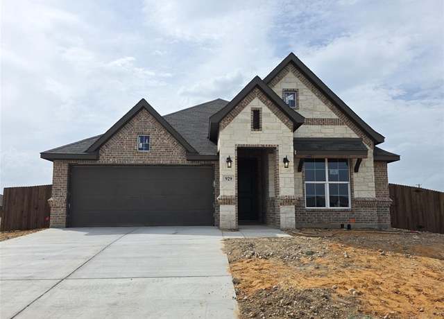 Property at 929 Madeline Ln, Cleburne, TX 76033, 3 beds, 2 baths