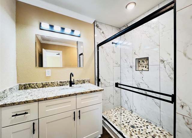 Property at 1601 Ficklin Ave, Corsicana, TX 75110, 3 beds, 2 baths