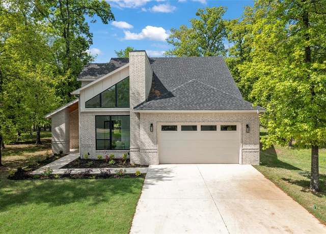 Property at 225 Saint Andrews Dr, Mabank, TX 75156, 5 beds, 3 baths