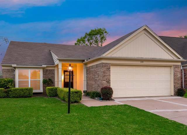 Property at 419 Merritt St, Grand Prairie, TX 75052, 3 beds, 2 baths