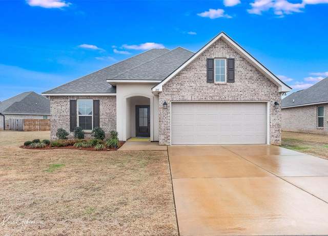Property at 211 Berkshire Pl, Haughton, LA 71037, 3 beds, 2 baths