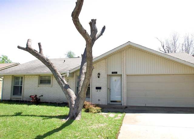 Property at 914 Rockledge Dr, Garland, TX 75043, 3 beds, 2 baths