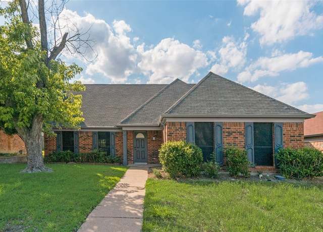 Property at 2209 Country Oaks Dr, Garland, TX 75040, 3 beds, 2 baths