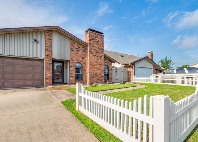 Property at 2302 Benbrook Dr, Carrollton, TX 75007, 3 beds, 2 baths
