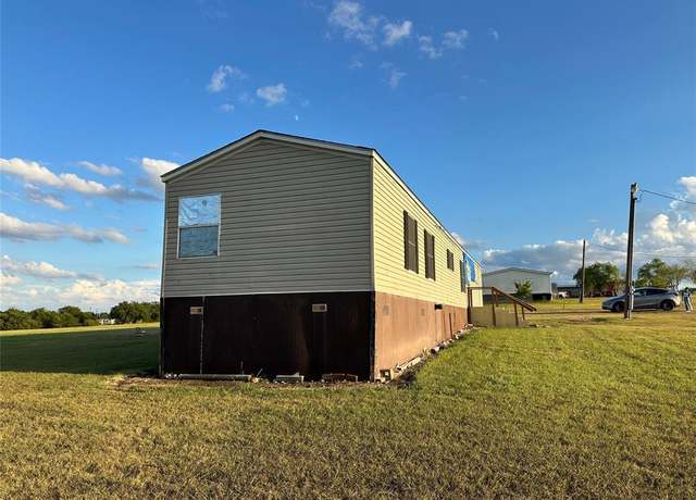 Property at 261 Prairie Trl, Rhome, TX 76078, 3 beds, 2 baths