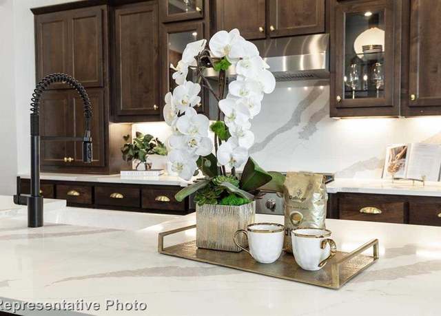 Property at 4712 Wreath Ln, Celina, TX 75078, 5 beds, 5.5 baths
