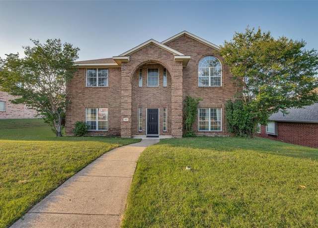 Property at 553 Wendy Ln, Desoto, TX 75115, 4 beds, 2.5 baths
