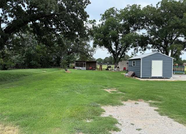 Property at 102 E Pecan St, Bangs, TX 76823