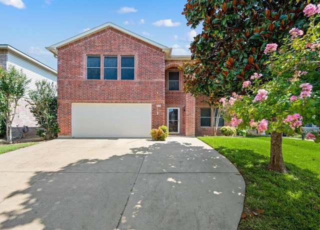 Property at 5320 Lansdowne Ave, Fort Worth, TX 76135, 5 beds, 3 baths