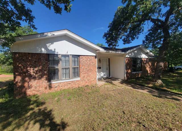 Property at 1505 S Rodgers Dr, Graham, TX 76450, 3 beds, 2 baths