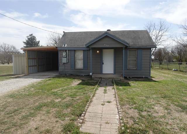Property at 615 E Elm St, Dublin, TX 76446, 2 beds, 1 bath