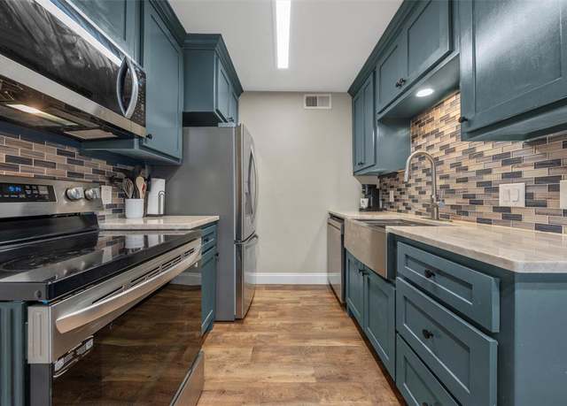 Property at 1421 S 12th St, Waco, TX 76706, 2 beds, 2 baths