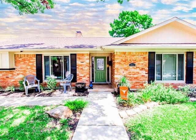 Property at 2813 Quail Ridge Dr, Carrollton, TX 75006, 4 beds, 3 baths