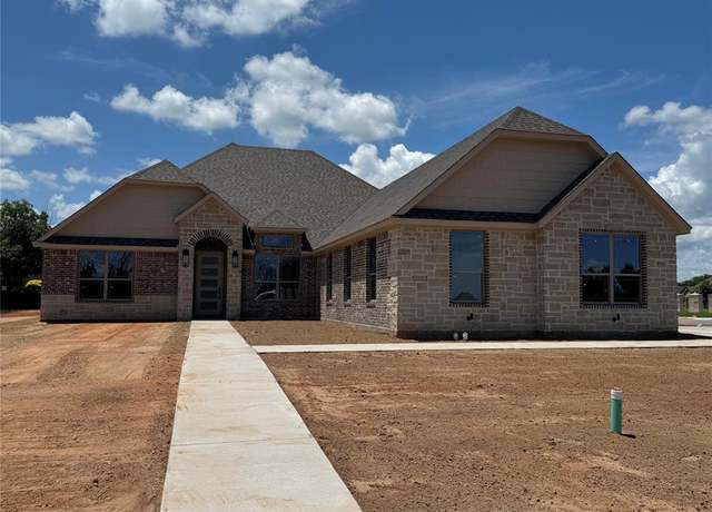 Property at 3701 Tremont Ln, Granbury, TX 76049, 4 beds, 3 baths