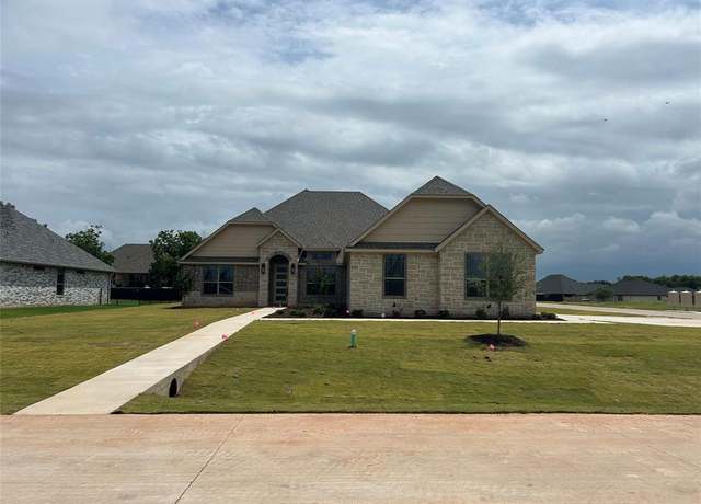 Property at 3701 Tremont Ln, Granbury, TX 76049, 4 beds, 3 baths